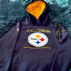 Steelers sweatshirt